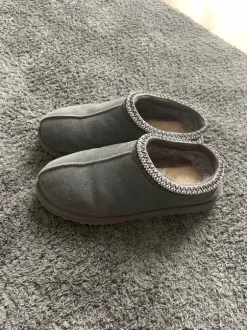 Graue Schuhe / für zuhause , draußen