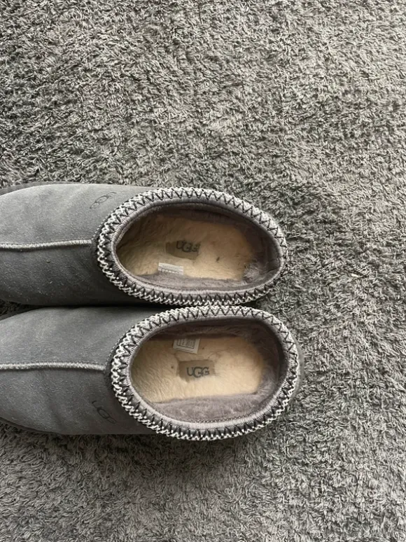 Graue Schuhe / für zuhause , draußen
