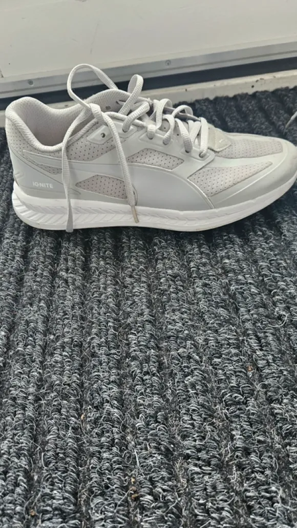 Grijze puma sneakers Maat 38,5