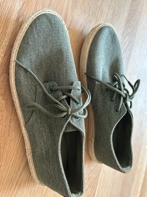 Grüne Sneaker