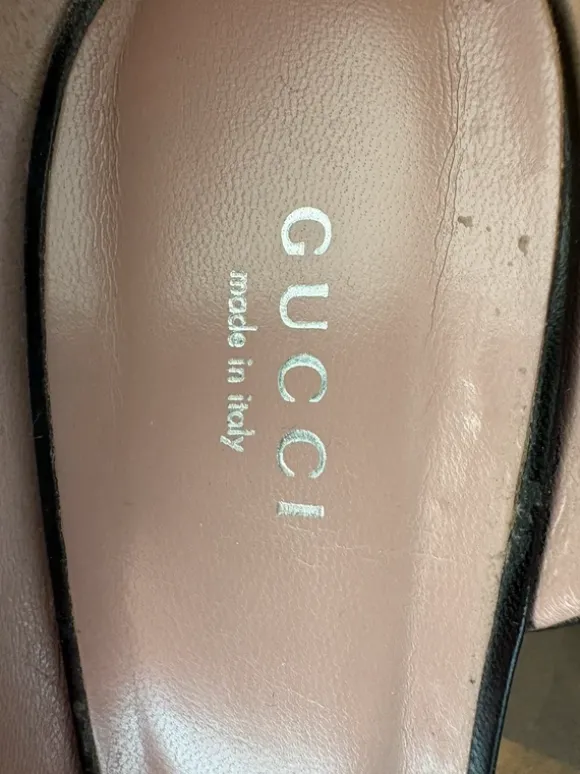 Gucci Pumps schwarz studded Gr. 38