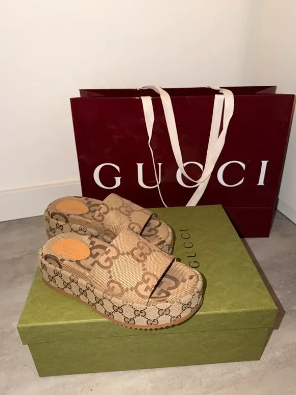Gucci slippers