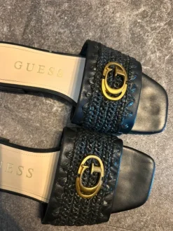 Guess Schlappen