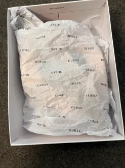 Guess Schuhe
