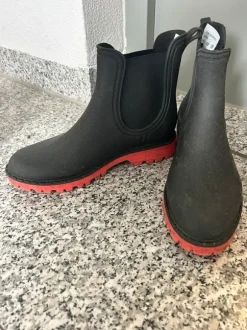 Gummistiefel/ -stiefletten
