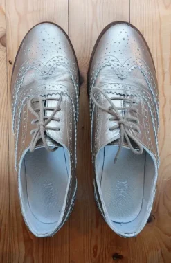 Halbschuhe OXMOX-Budapester aus Leder