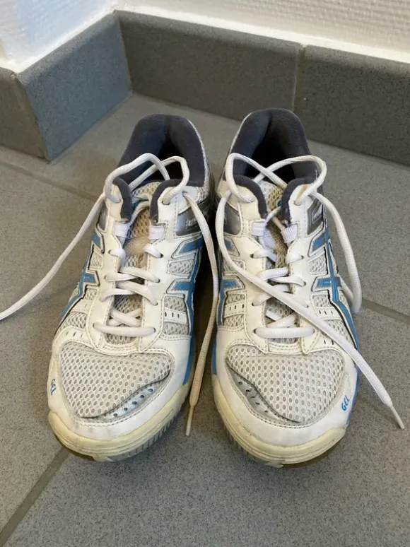Hallensportschuhe Asics