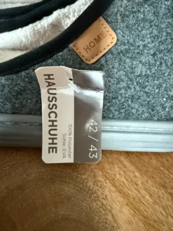 Hausschuhe Gr.42/43 NEU