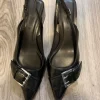 Heeled ballet flats with buckle