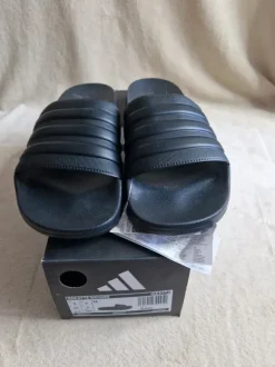 Herren Adidas Schlappen Gr 46