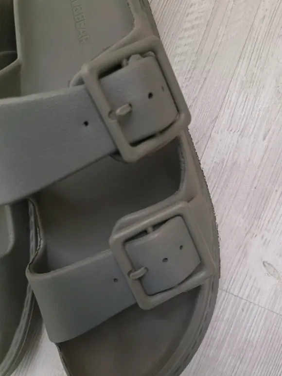 Herren Badesandalen aus Kunststoff in grün