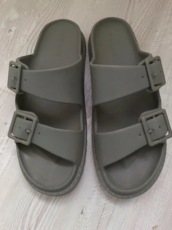 Herren Badesandalen aus Kunststoff in grün
