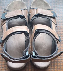 Herrensandalen