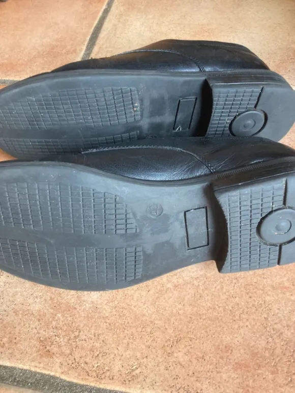 Herrenschuh Gr 42