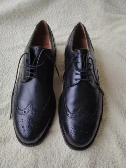 Herrenschuhe/ Business Schuhe Gr. 42 schwarzes Leder sehr gut erhalten handgearbeitet