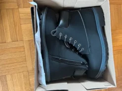 Herrenschuhe Neu mit Karton.
