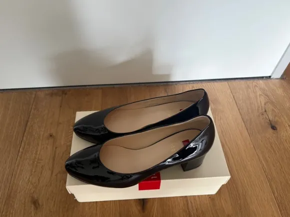 Högl Pumps schwarz Lackleder Größe 39,5