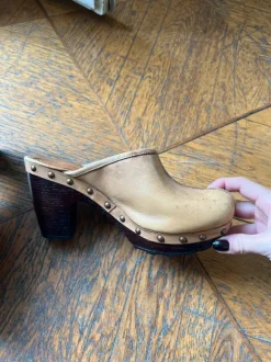 High heeled clogs