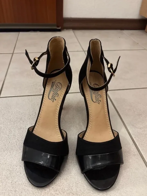 High heels Buffallo 37