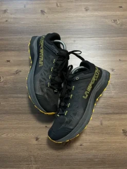 Hiking shoes La Sportiva Karacal