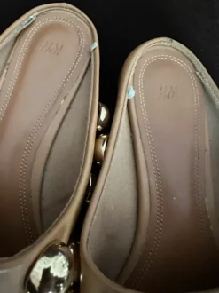 H&M leren look instappers/mules met studs maat 39
