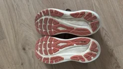 hochwertige running shoes/Laufschuhe ASICS Größe 10,3