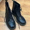Hoge Dr. Martens maat 43