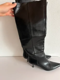 Hohe Stiefel