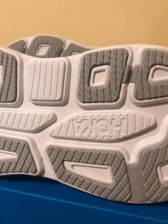 hoka bondi 9