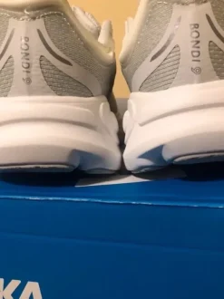hoka bondi 9