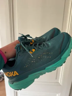 Hoka maat 42