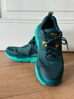 Hoka maat 42
