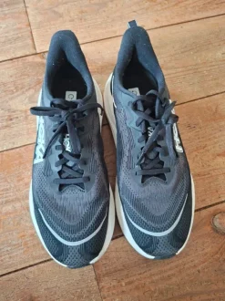 Hoka Skyflow