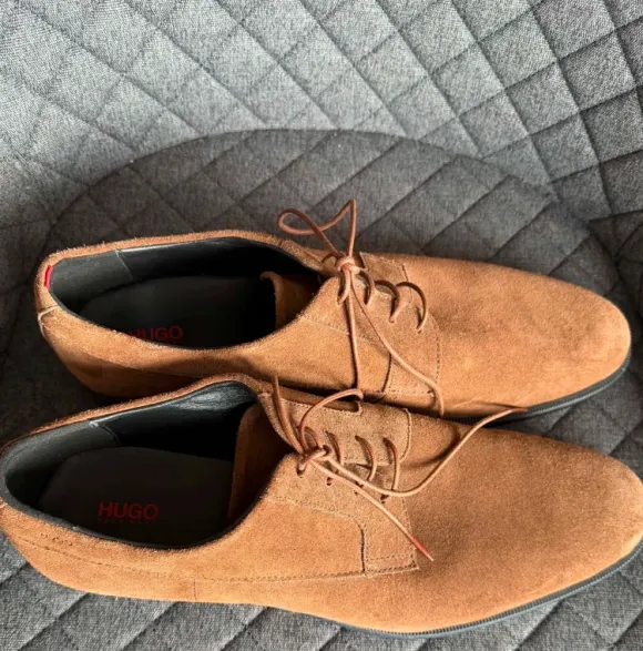 Hugo Boss Derby-Schuhe aus Wildleder Braun