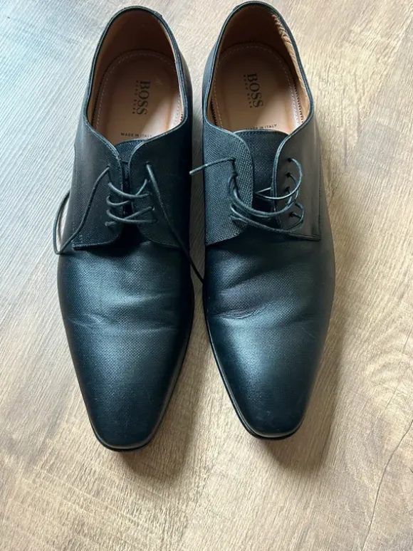 Hugo Boss Echtleder Schuhe Gr. 44,5/45 – selten – wie neu