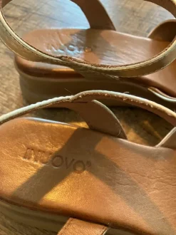 Inuovo goudkleurige sandalen maat 39