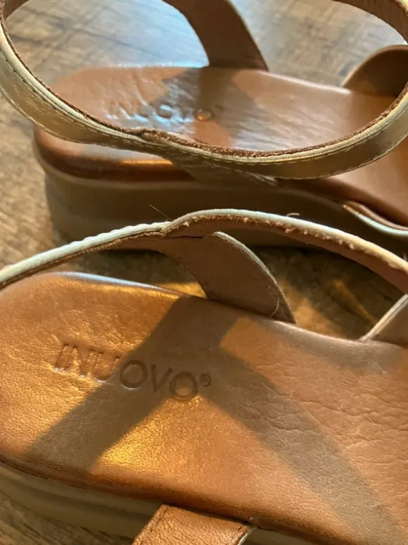 Inuovo goudkleurige sandalen maat 39