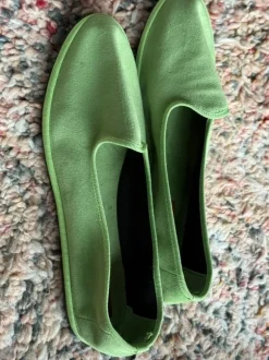 Italienische Samtloafer, grün und neu