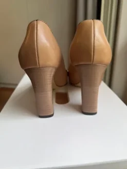 Jimmy Choo Pumps in hell beige , Gr 40, Absatzhöhe 9 cm