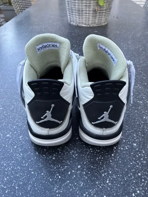 Jordan 4