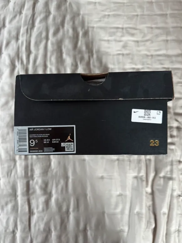 Jordan 1 Low University Blue / Black