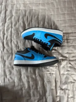 Jordan 1 Low University Blue / Black