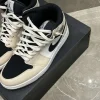 Jordan 1 Mid