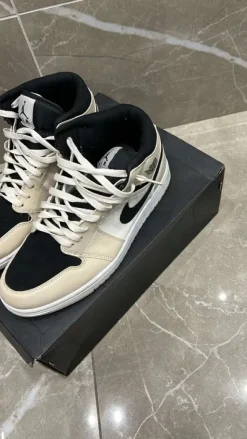 Jordan 1 Mid