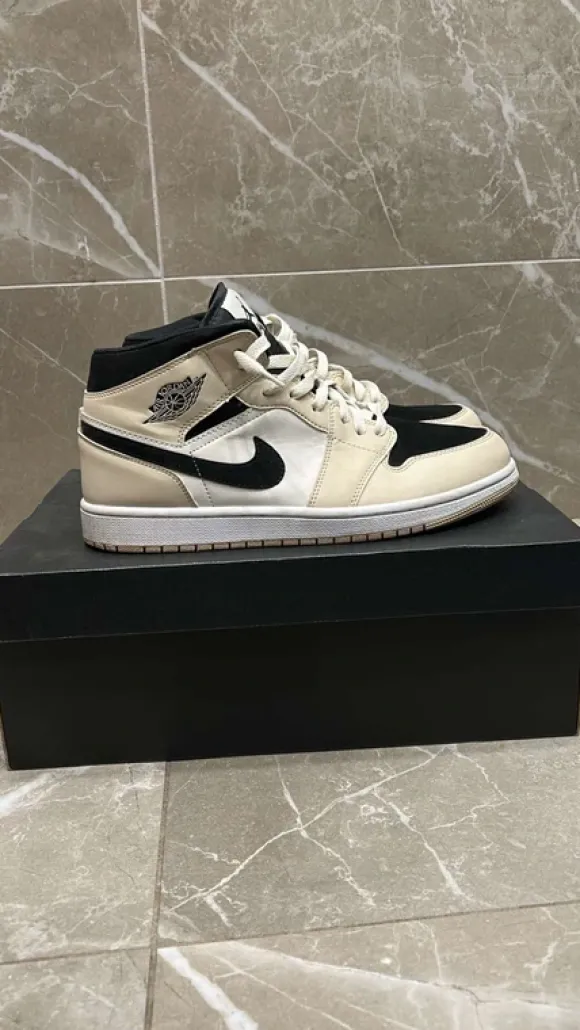 Jordan 1 Mid