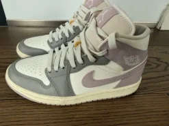 Jordan 1 Mid, EU 37.5