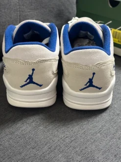 Jordan Flight Court Weiß (EUR 45.5)