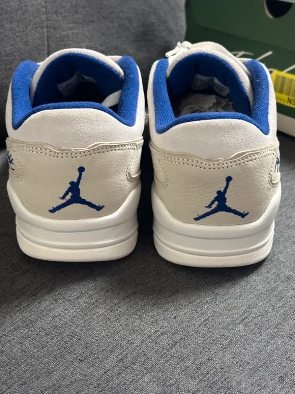 Jordan Flight Court Weiß (EUR 45.5)