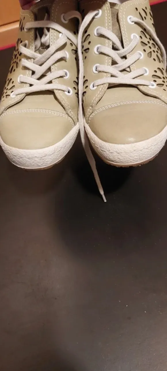 Josef Seibel Sommerschuhe mit Blumenapplikationen