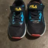 Junge Schuhe